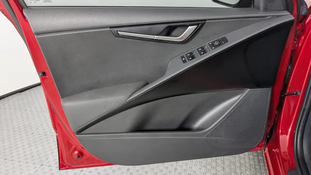 2025 KIA NIRO LX photo 12