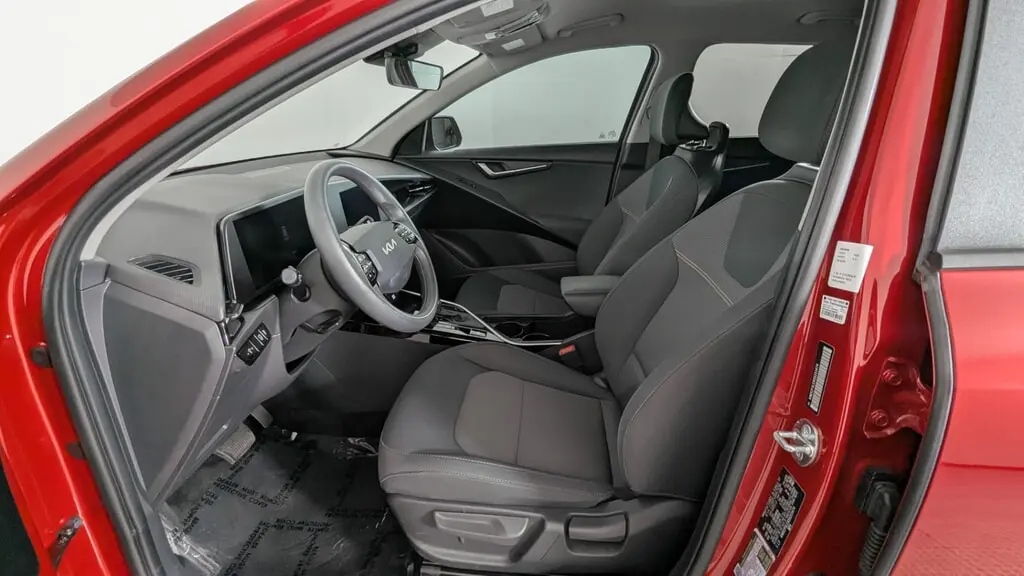 2025 KIA NIRO LX photo 13