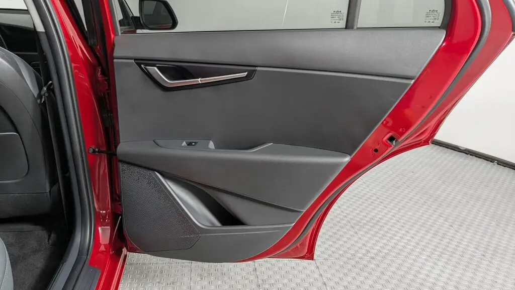 2025 KIA NIRO LX photo 18