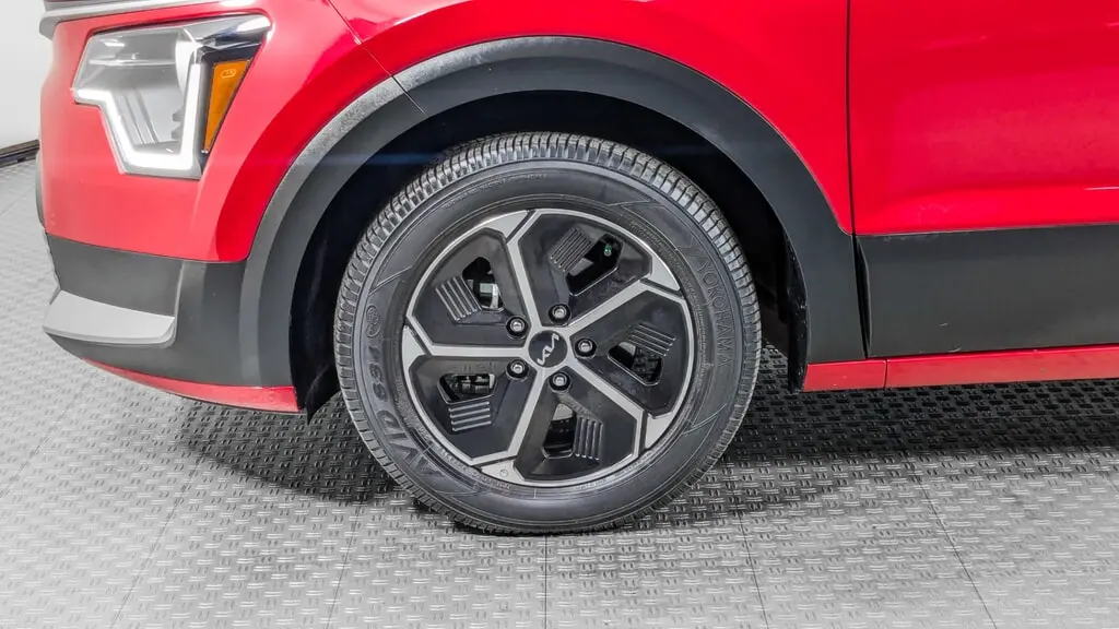 2025 KIA NIRO LX photo 31