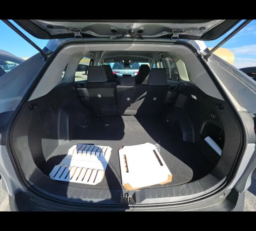 2024 TOYOTA RAV4 HYBRID XLE photo 11