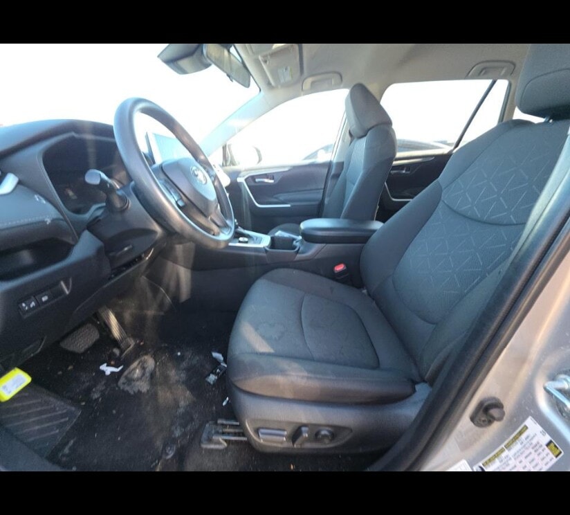 2024 TOYOTA RAV4 HYBRID XLE photo 22