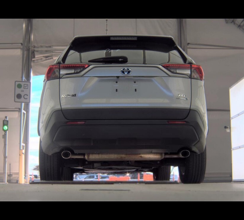 2024 TOYOTA RAV4 HYBRID XLE photo 10