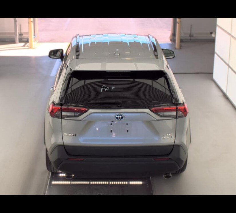2024 TOYOTA RAV4 HYBRID XLE photo 8