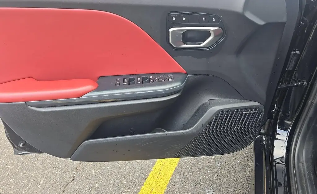 2025 KIA K4 GT-LINE photo 9