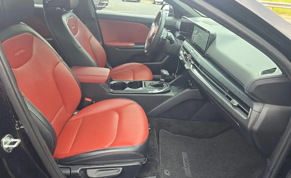2025 KIA K4 GT-LINE photo 16