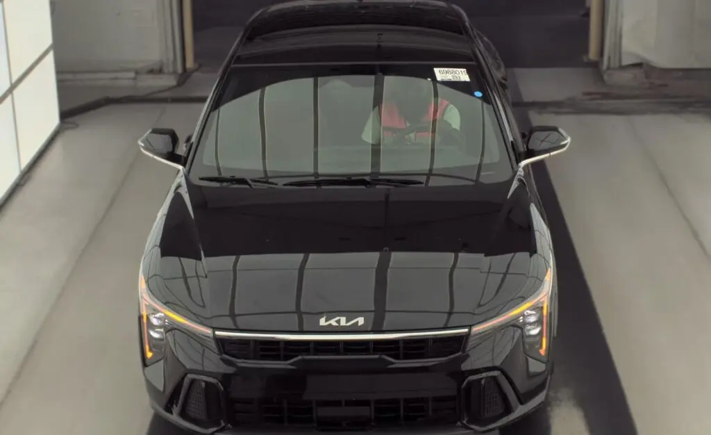 2025 KIA K4 GT-LINE photo 2