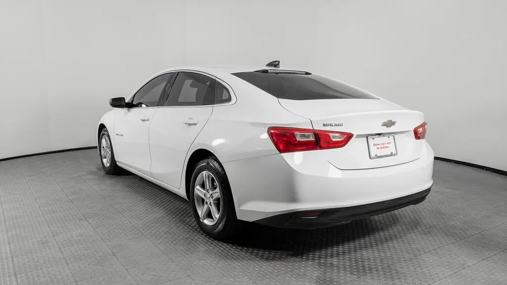 2023 CHEVROLET MALIBU LS photo 5