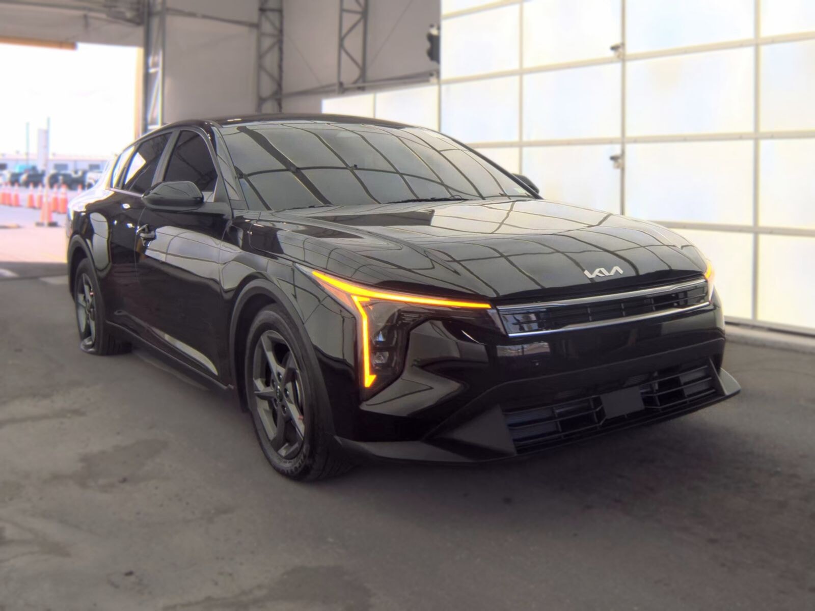 2025 KIA K4 LXS photo 3