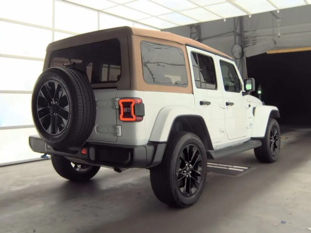 2022 JEEP WRANGLER 4XE UNLIMITED SAHARA photo 6