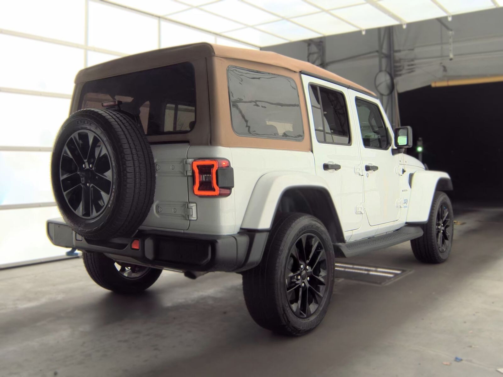 2022 JEEP WRANGLER 4XE UNLIMITED SAHARA photo 6
