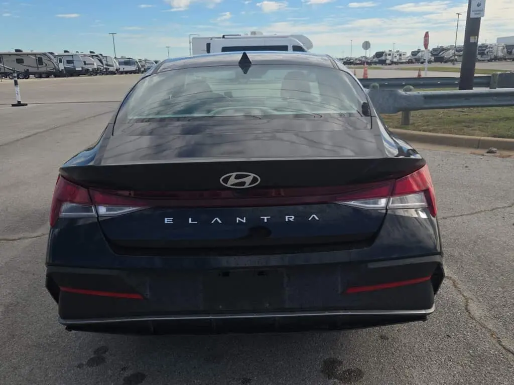 2026 HYUNDAI ELANTRA SE photo 6