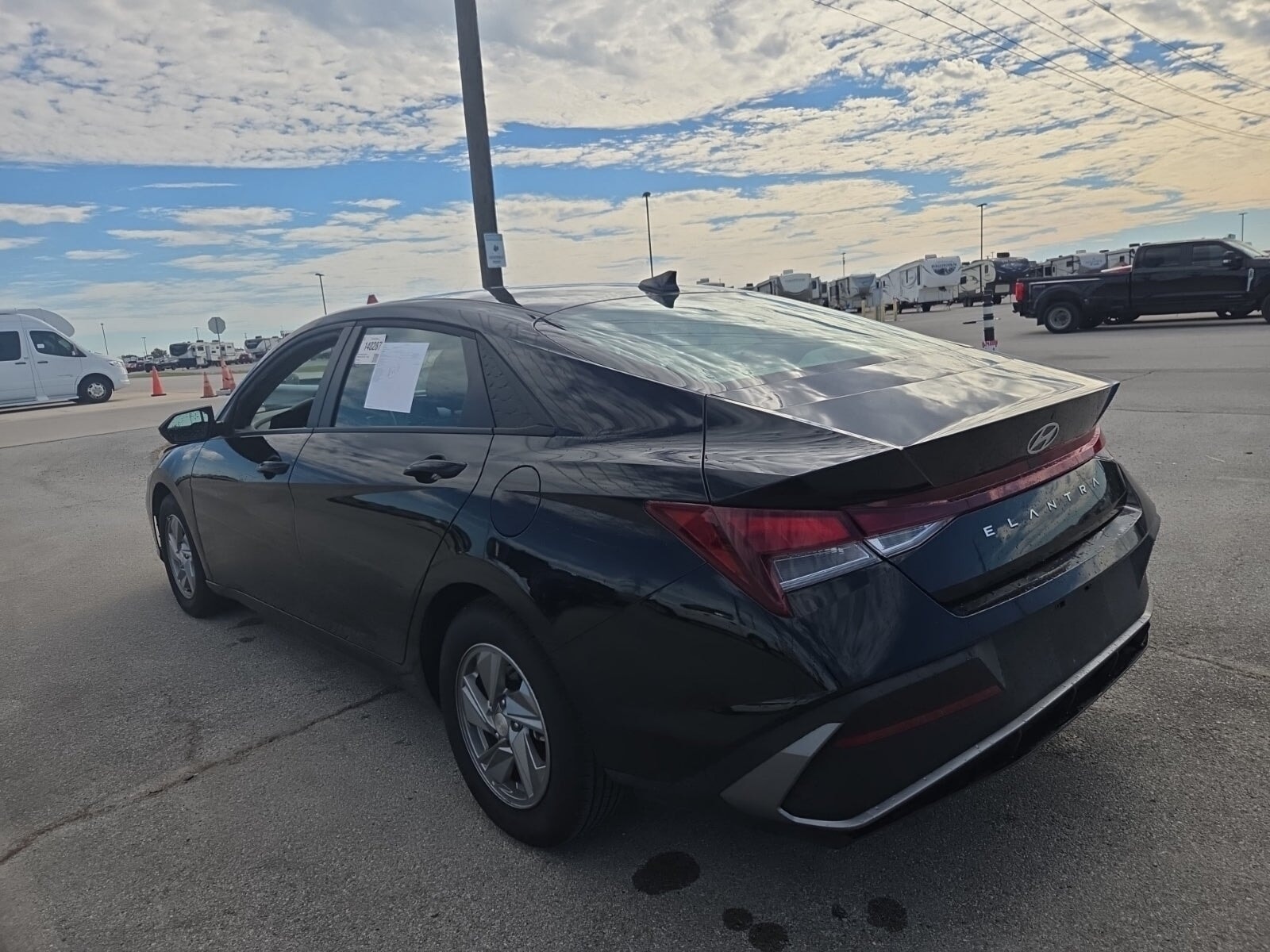 2026 HYUNDAI ELANTRA SE photo 5