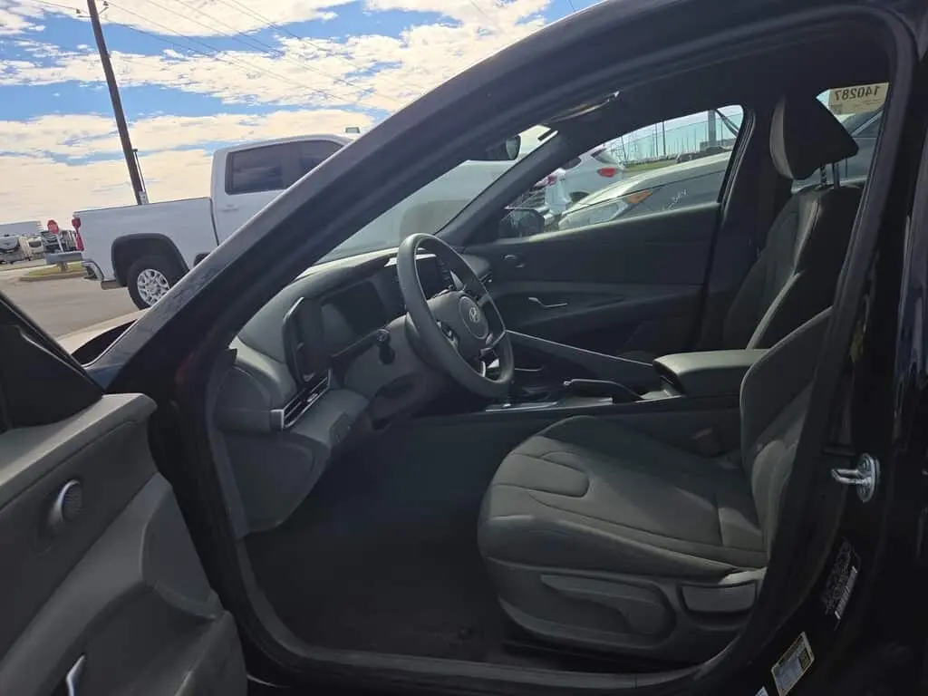 2026 HYUNDAI ELANTRA SE photo 10