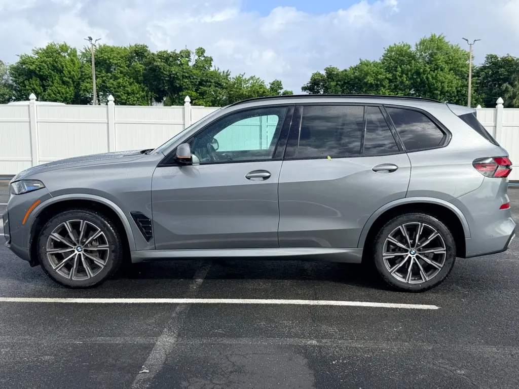 2026 BMW X5 SDRIVE40I MSPORT photo 2