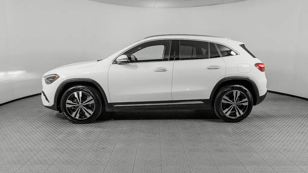 2025 MERCEDES-BENZ GLA GLA 250 photo 2