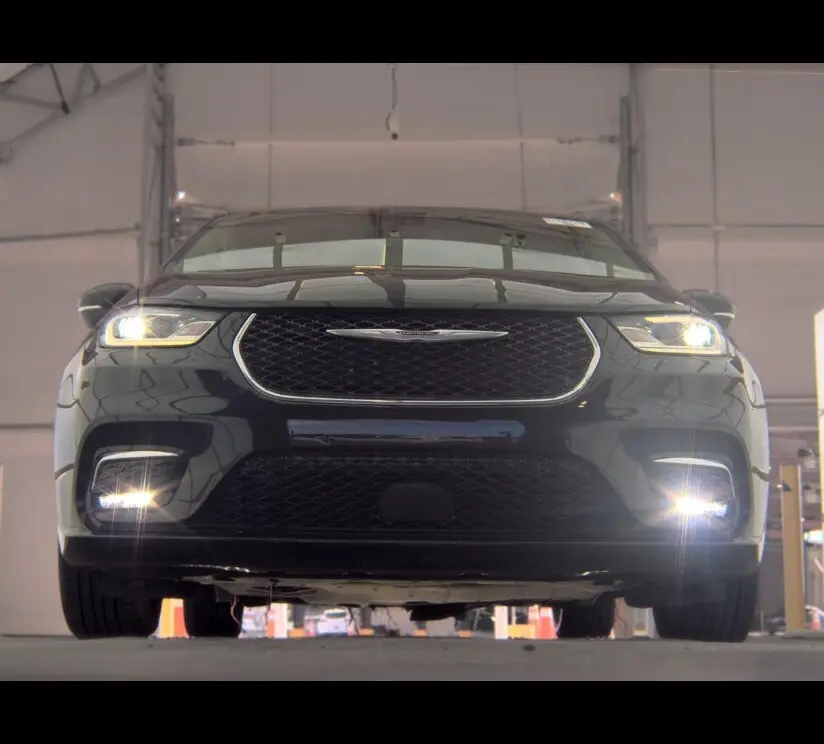 2023 CHRYSLER PACIFICA TOURING L photo 8