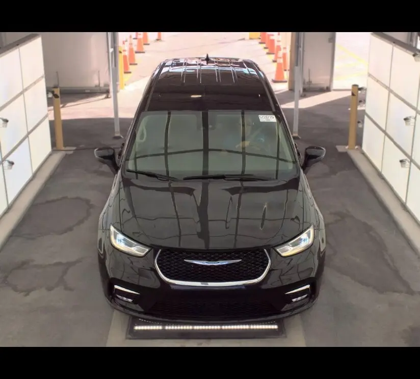 2023 CHRYSLER PACIFICA TOURING L photo 7