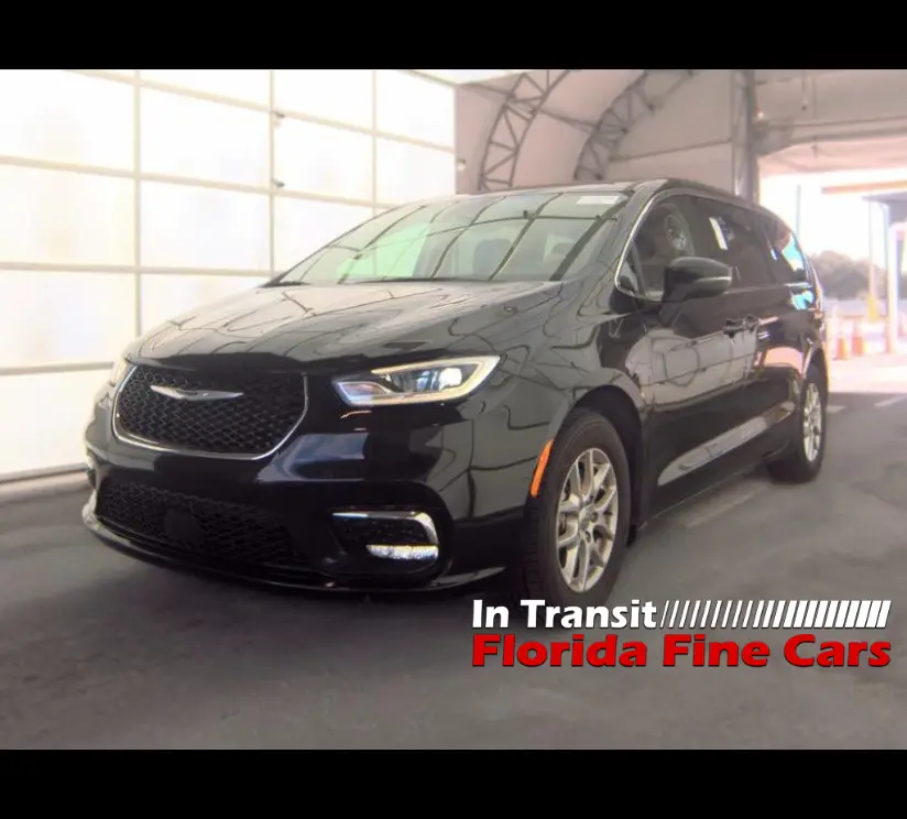2023 CHRYSLER PACIFICA TOURING L photo 1