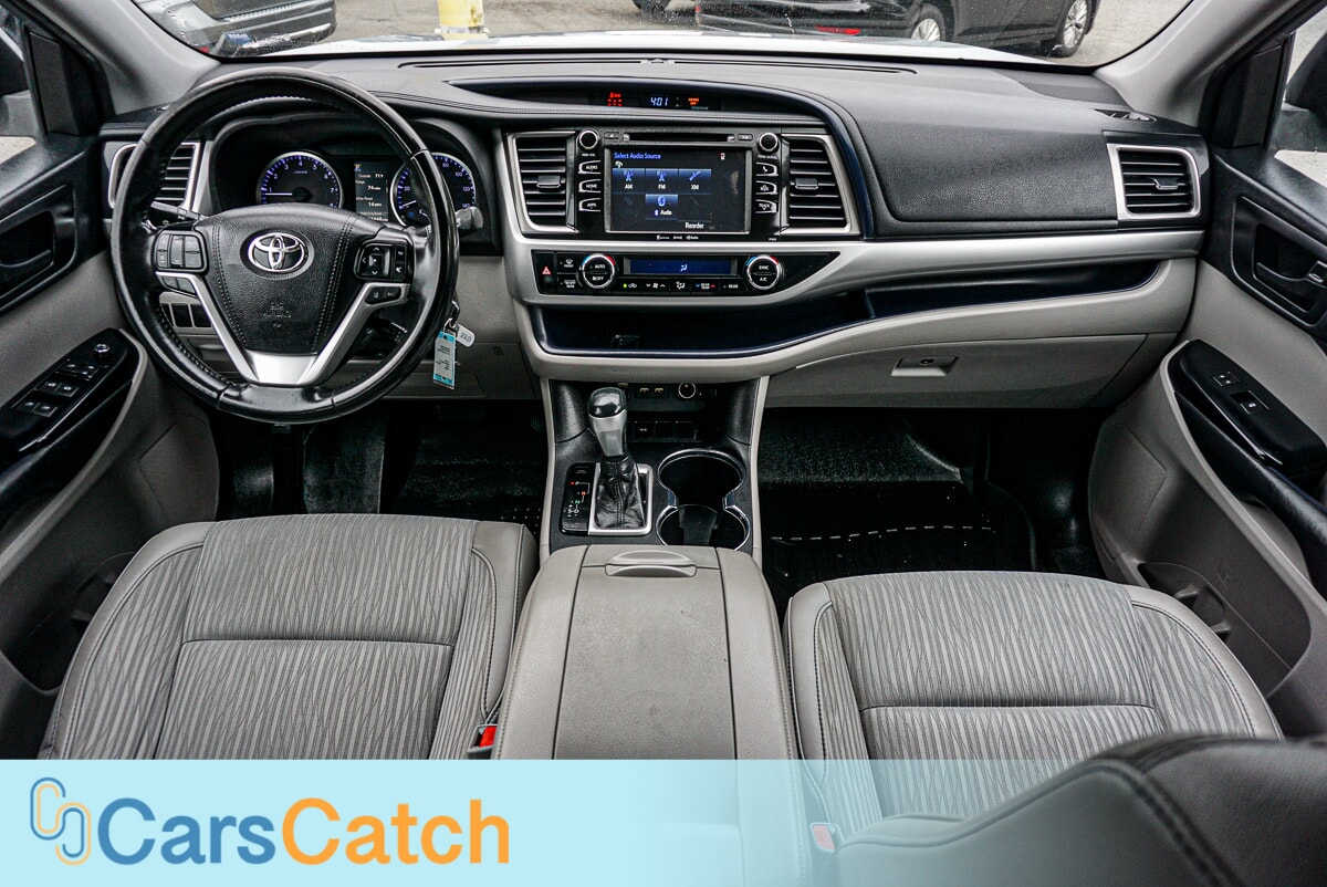 CARSCATCH  - Used vehicle - SUV TOYOTA HIGHLANDER 2019