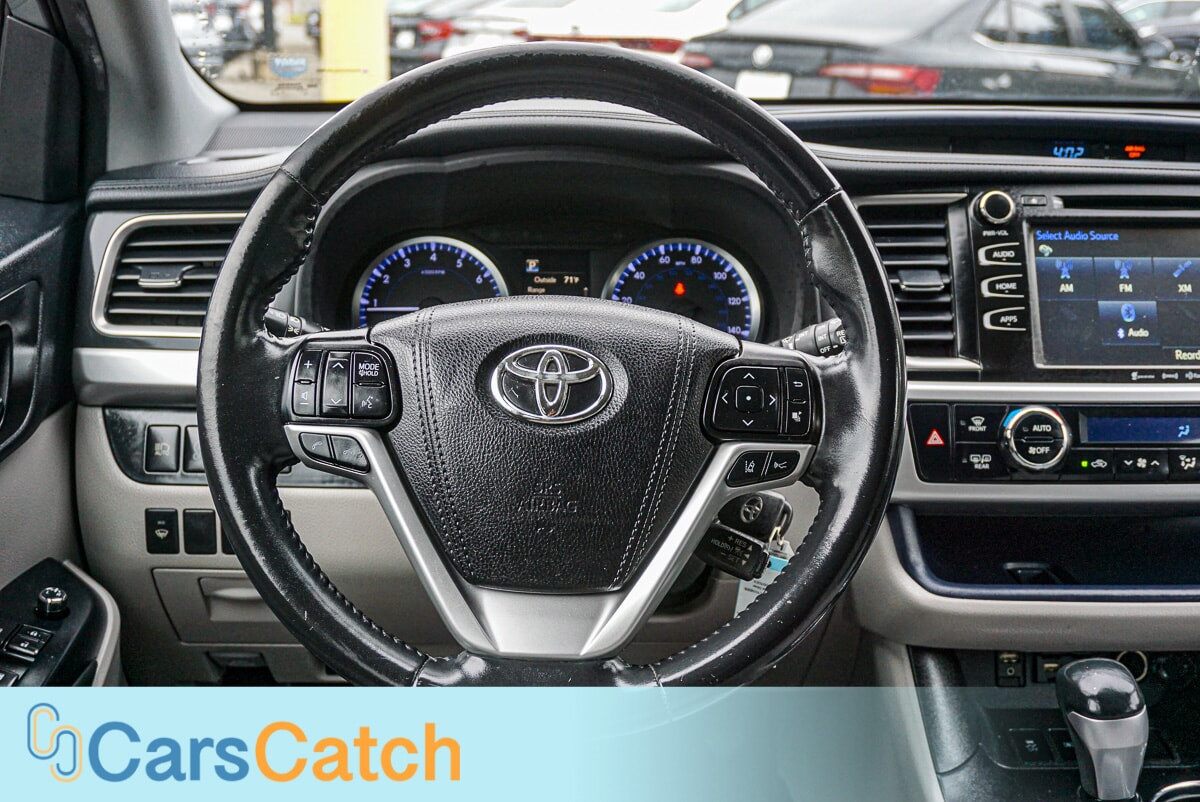 CARSCATCH  - Used vehicle - SUV TOYOTA HIGHLANDER 2019