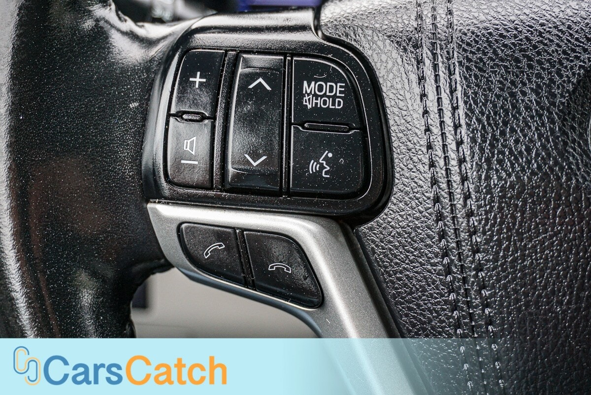 CARSCATCH  - Used vehicle - SUV TOYOTA HIGHLANDER 2019