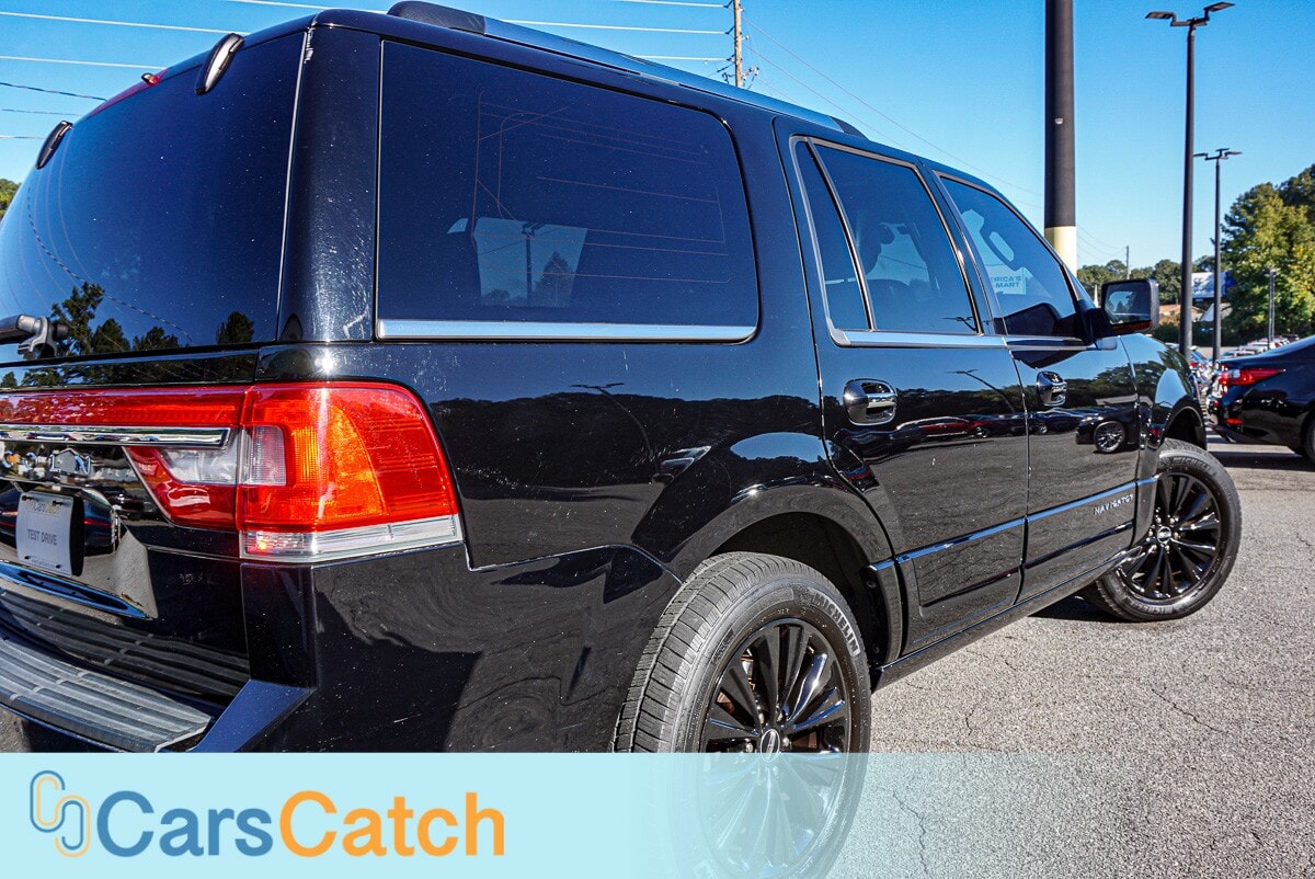 CARSCATCH  - Used vehicle - SUV LINCOLN NAVIGATOR 2016