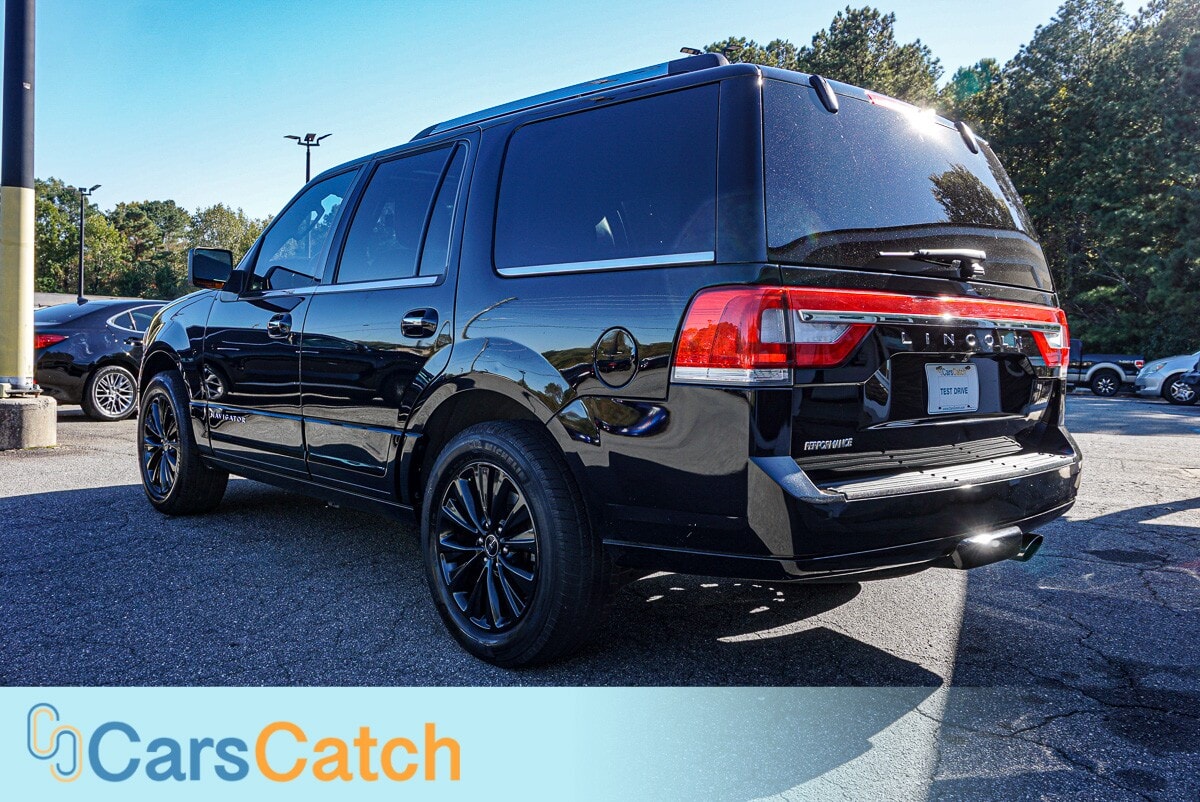 CARSCATCH  - Used vehicle - SUV LINCOLN NAVIGATOR 2016