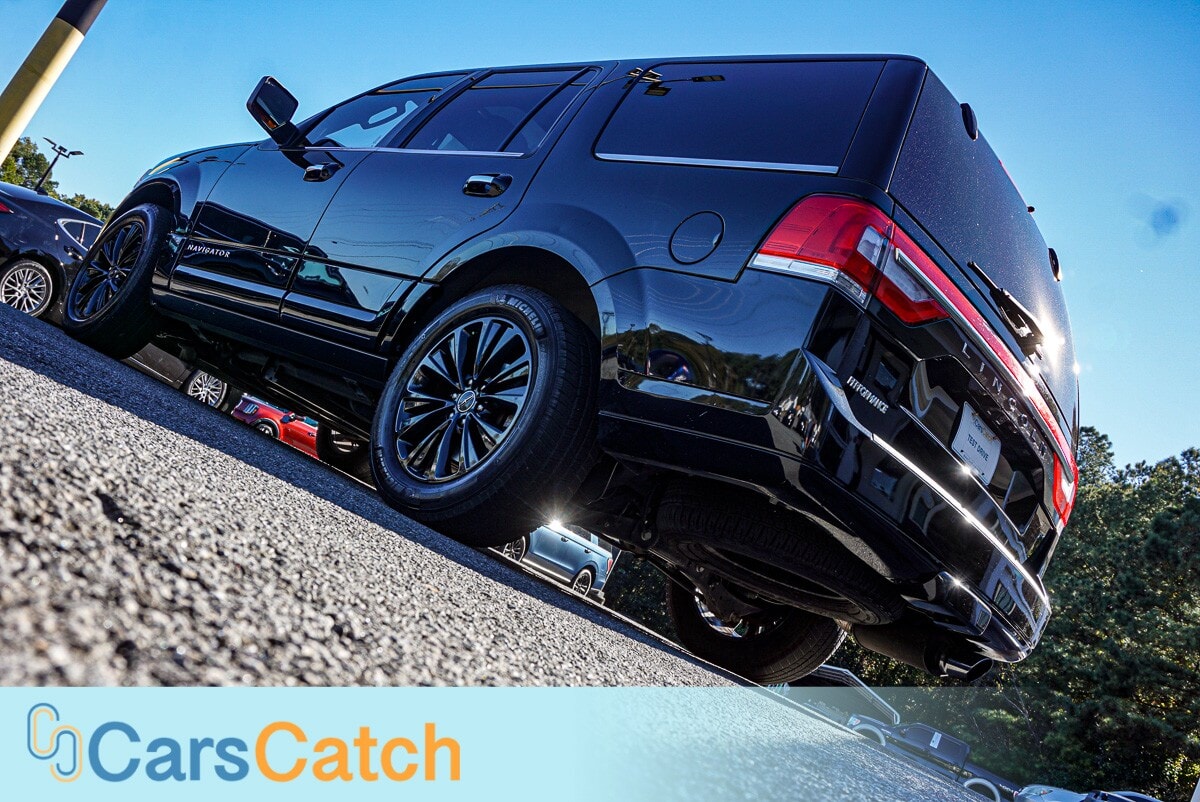 CARSCATCH  - Used vehicle - SUV LINCOLN NAVIGATOR 2016