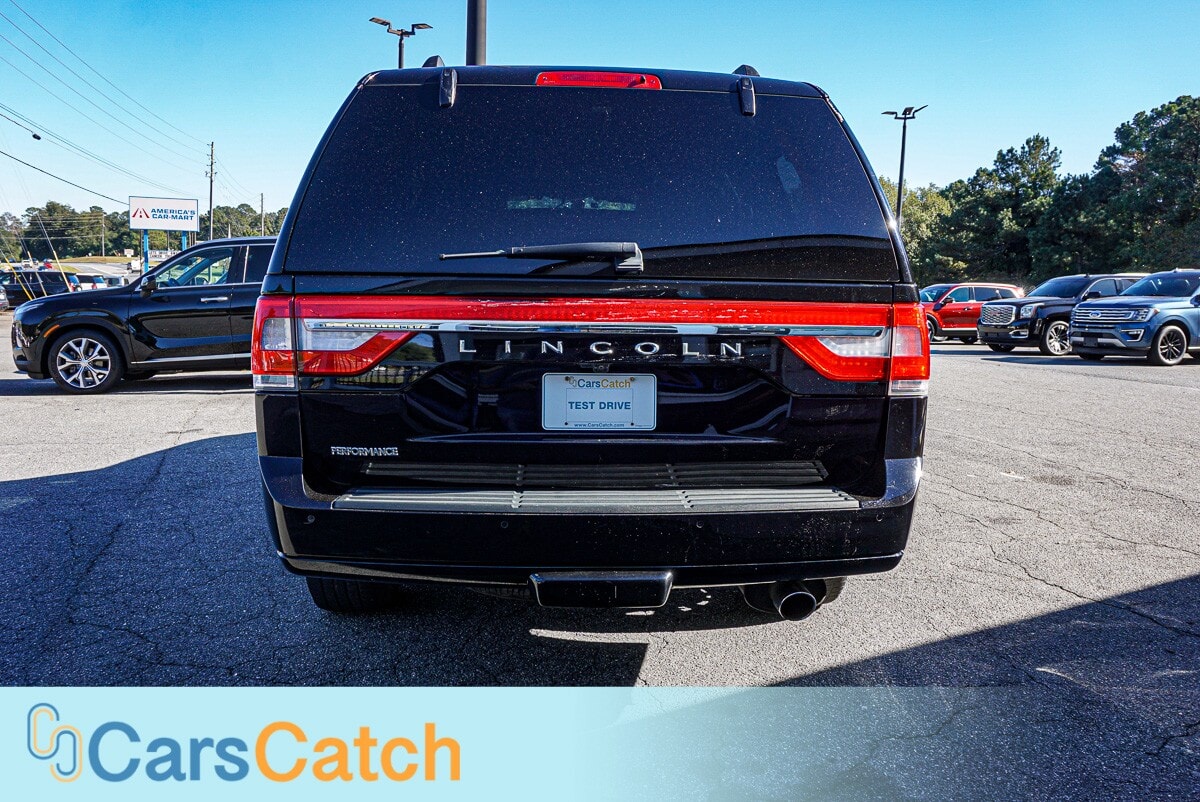 CARSCATCH  - Used vehicle - SUV LINCOLN NAVIGATOR 2016