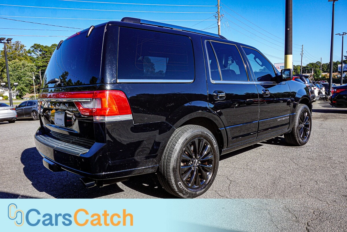 CARSCATCH  - Used vehicle - SUV LINCOLN NAVIGATOR 2016