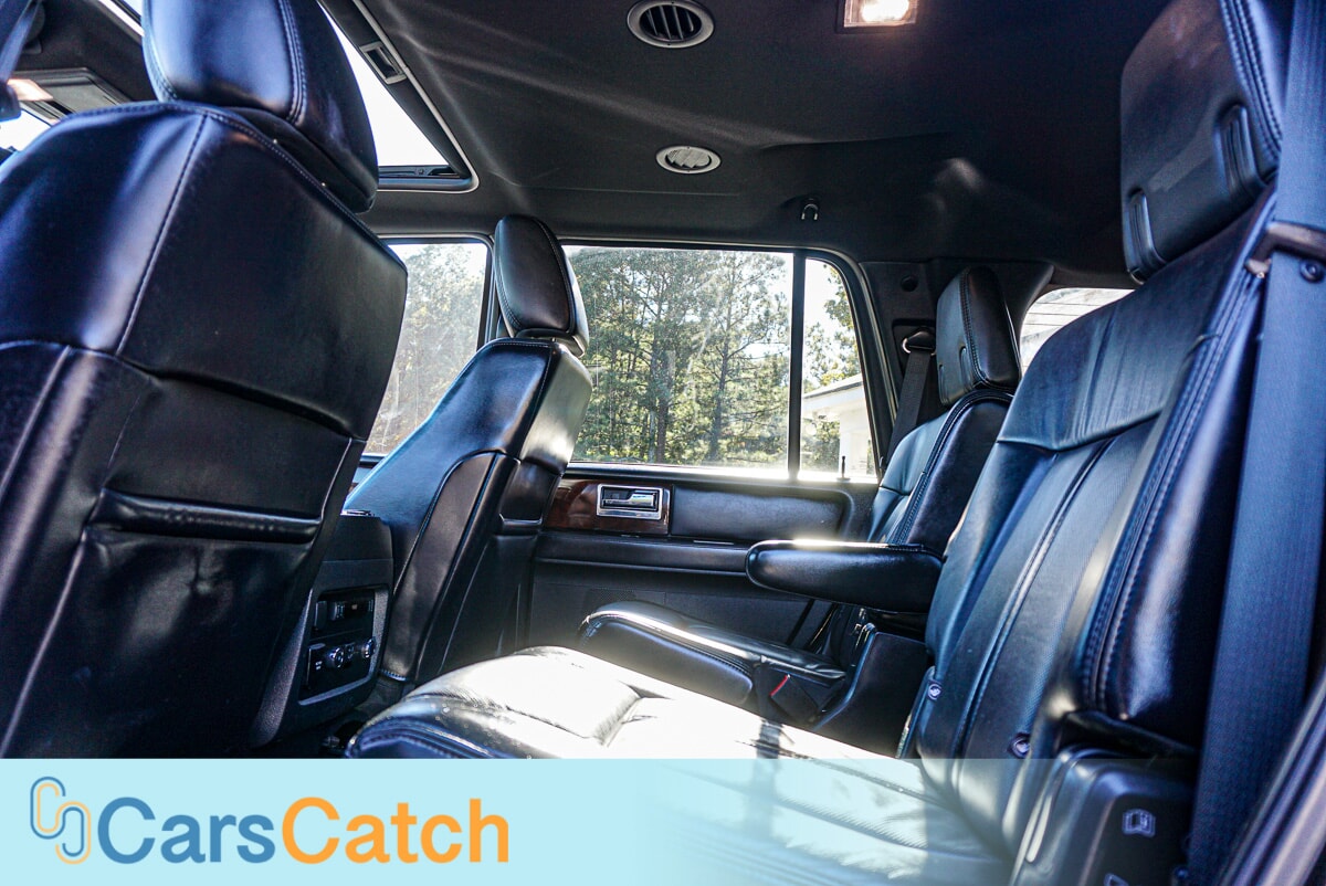 CARSCATCH  - Used vehicle - SUV LINCOLN NAVIGATOR 2016