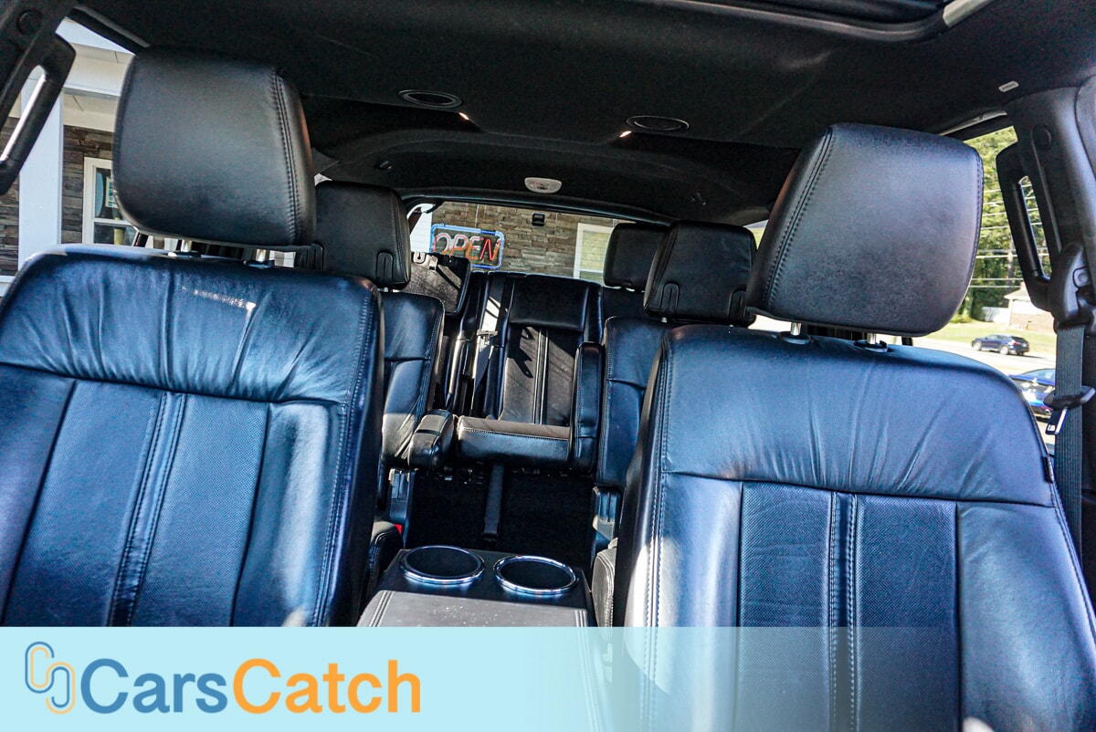 CARSCATCH  - Used vehicle - SUV LINCOLN NAVIGATOR 2016