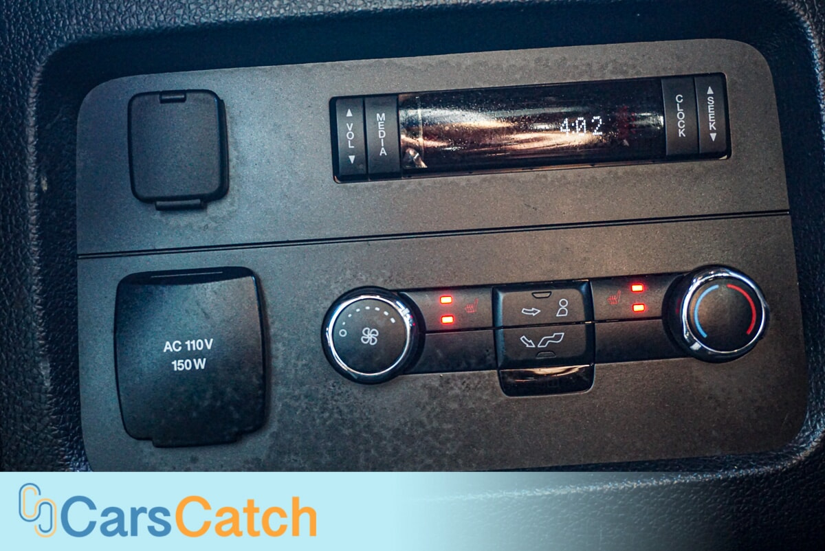 CARSCATCH  - Used vehicle - SUV LINCOLN NAVIGATOR 2016