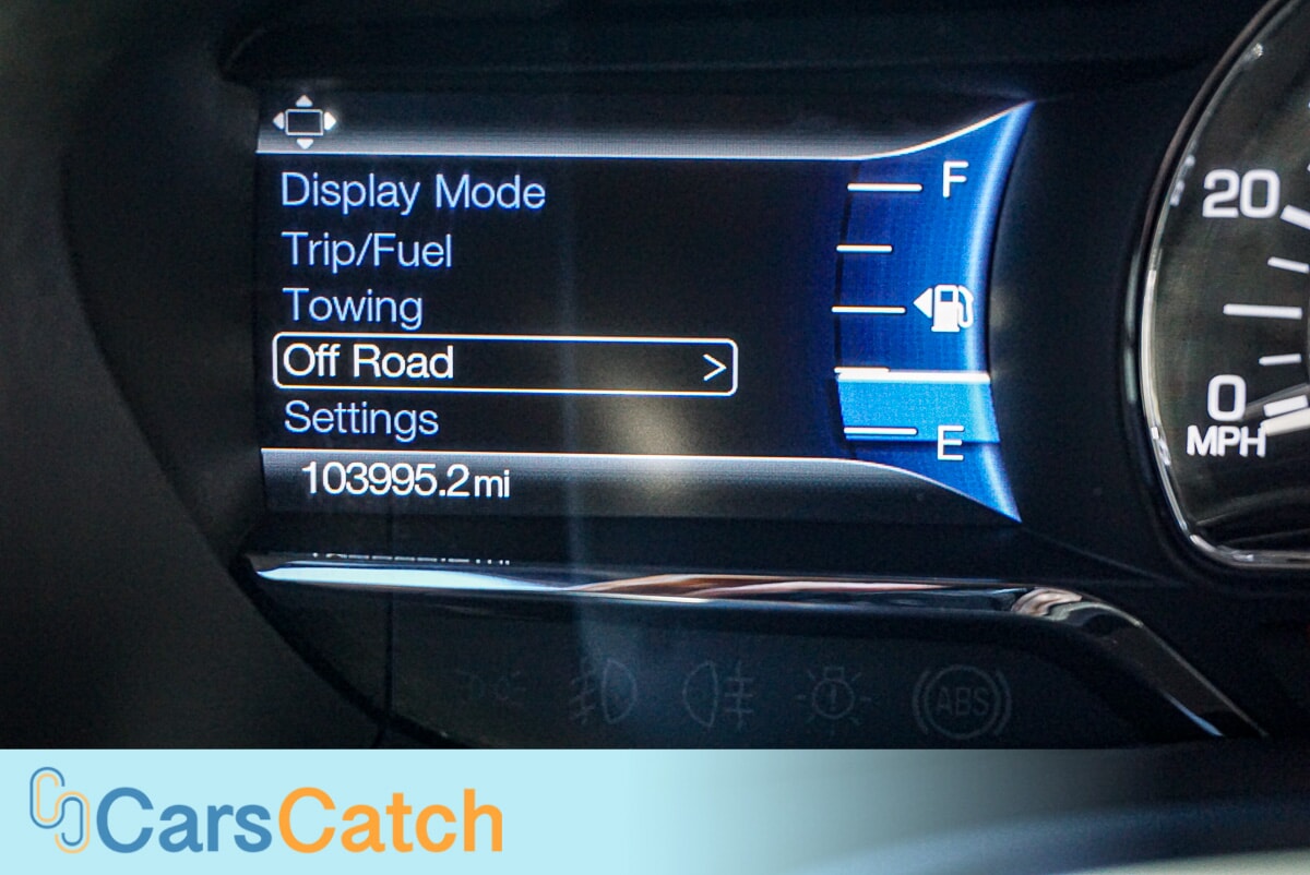 CARSCATCH  - Used vehicle - SUV LINCOLN NAVIGATOR 2016