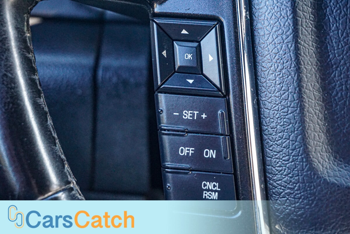 CARSCATCH  - Used vehicle - SUV LINCOLN NAVIGATOR 2016
