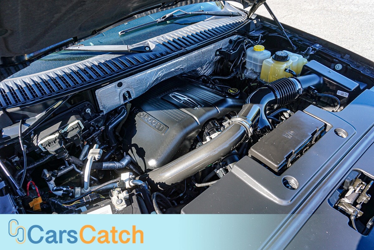 CARSCATCH  - Used vehicle - SUV LINCOLN NAVIGATOR 2016
