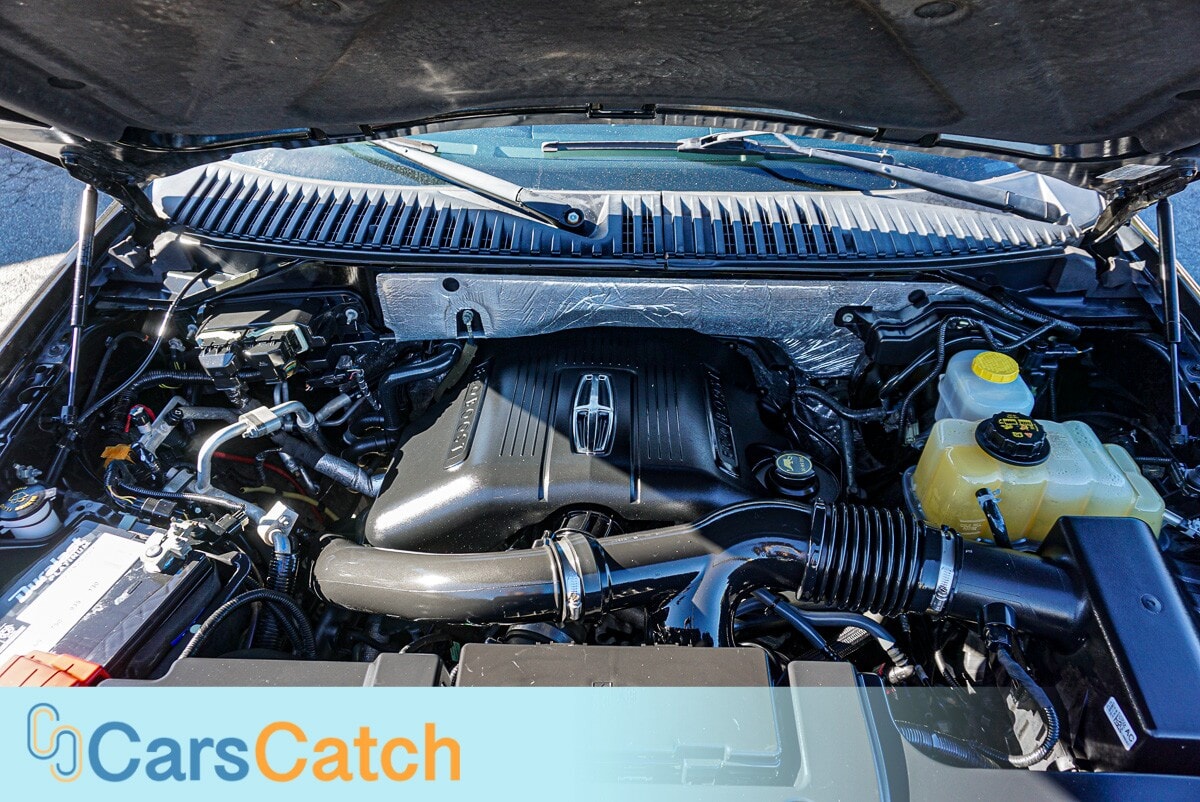 CARSCATCH  - Used vehicle - SUV LINCOLN NAVIGATOR 2016