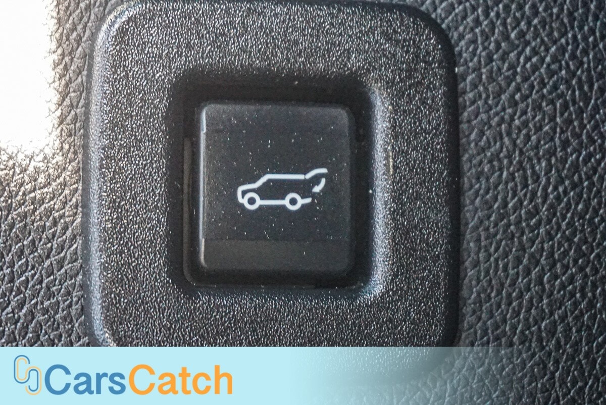 CARSCATCH  - Used vehicle - SUV LINCOLN NAVIGATOR 2016