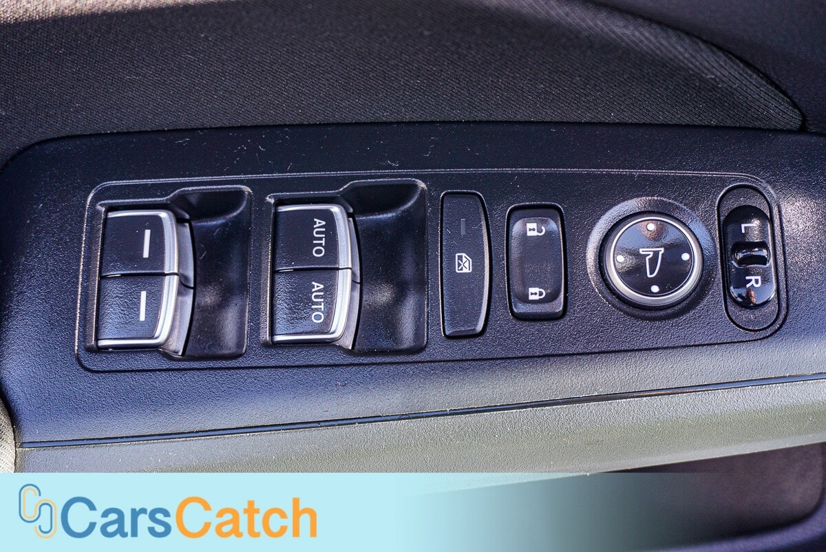 CARSCATCH  - Used vehicle - SEDAN HONDA CIVIC 2023