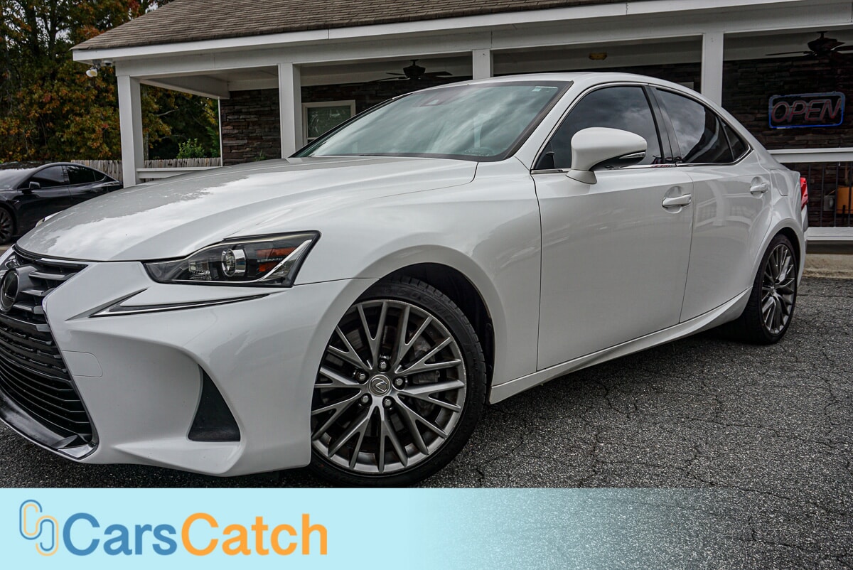 CARSCATCH  - Used vehicle - SEDAN LEXUS IS 2017