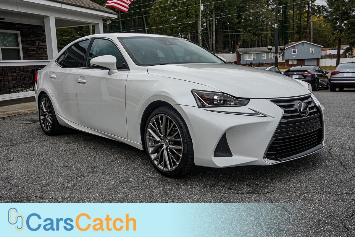 CARSCATCH  - Used vehicle - SEDAN LEXUS IS 2017
