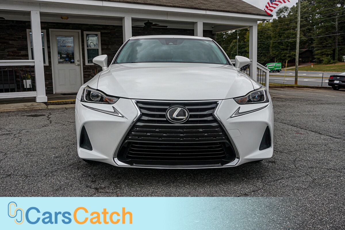 CARSCATCH  - Used vehicle - SEDAN LEXUS IS 2017