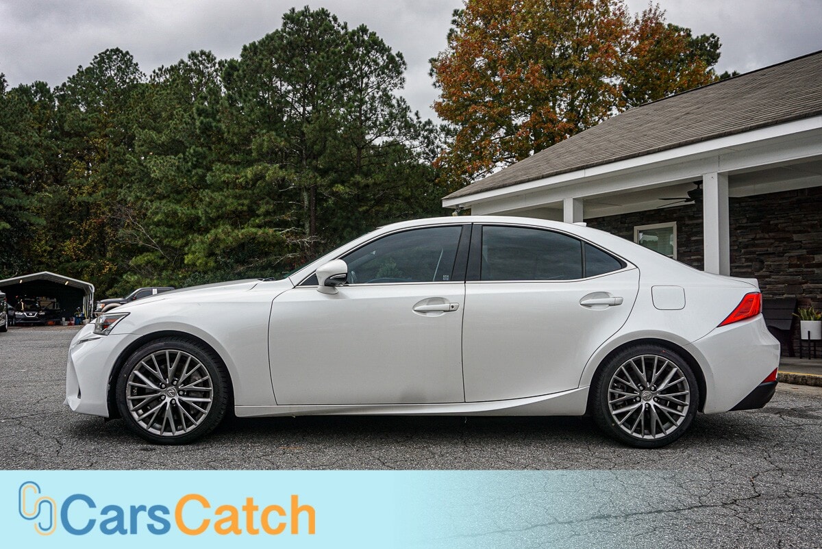 CARSCATCH  - Used vehicle - SEDAN LEXUS IS 2017