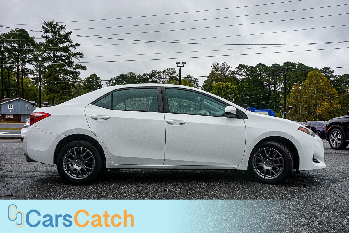 CARSCATCH  - Used vehicle - SEDAN TOYOTA COROLLA 2018