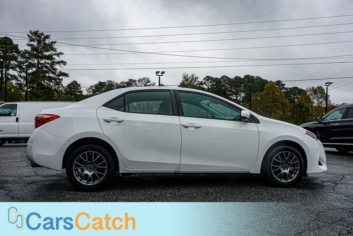 CARSCATCH  - Used vehicle - SEDAN TOYOTA COROLLA 2018