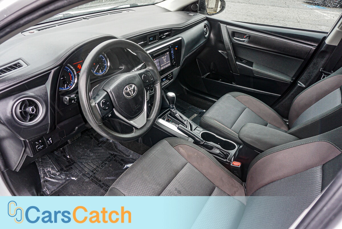 CARSCATCH  - Used vehicle - SEDAN TOYOTA COROLLA 2018