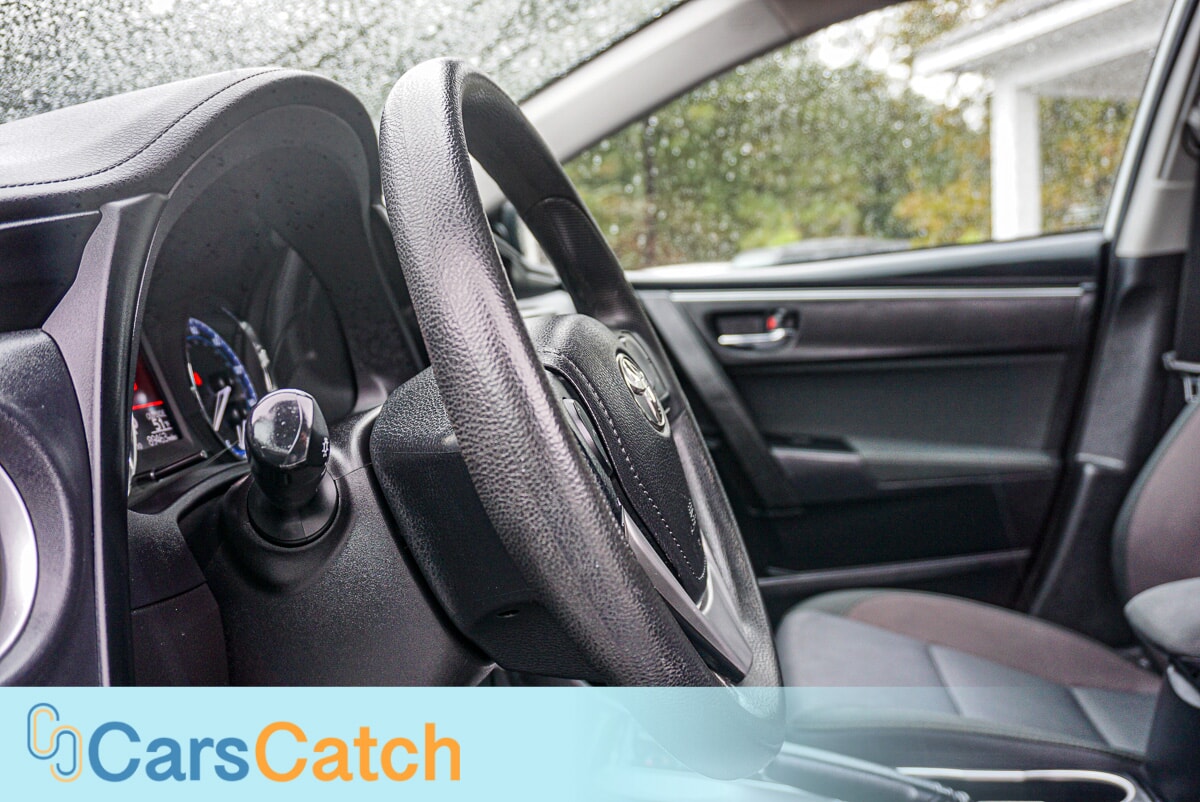 CARSCATCH  - Used vehicle - SEDAN TOYOTA COROLLA 2018