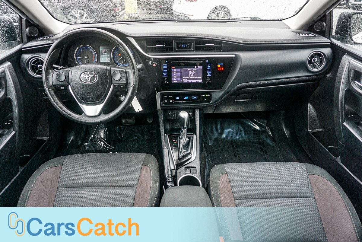 CARSCATCH  - Used vehicle - SEDAN TOYOTA COROLLA 2018
