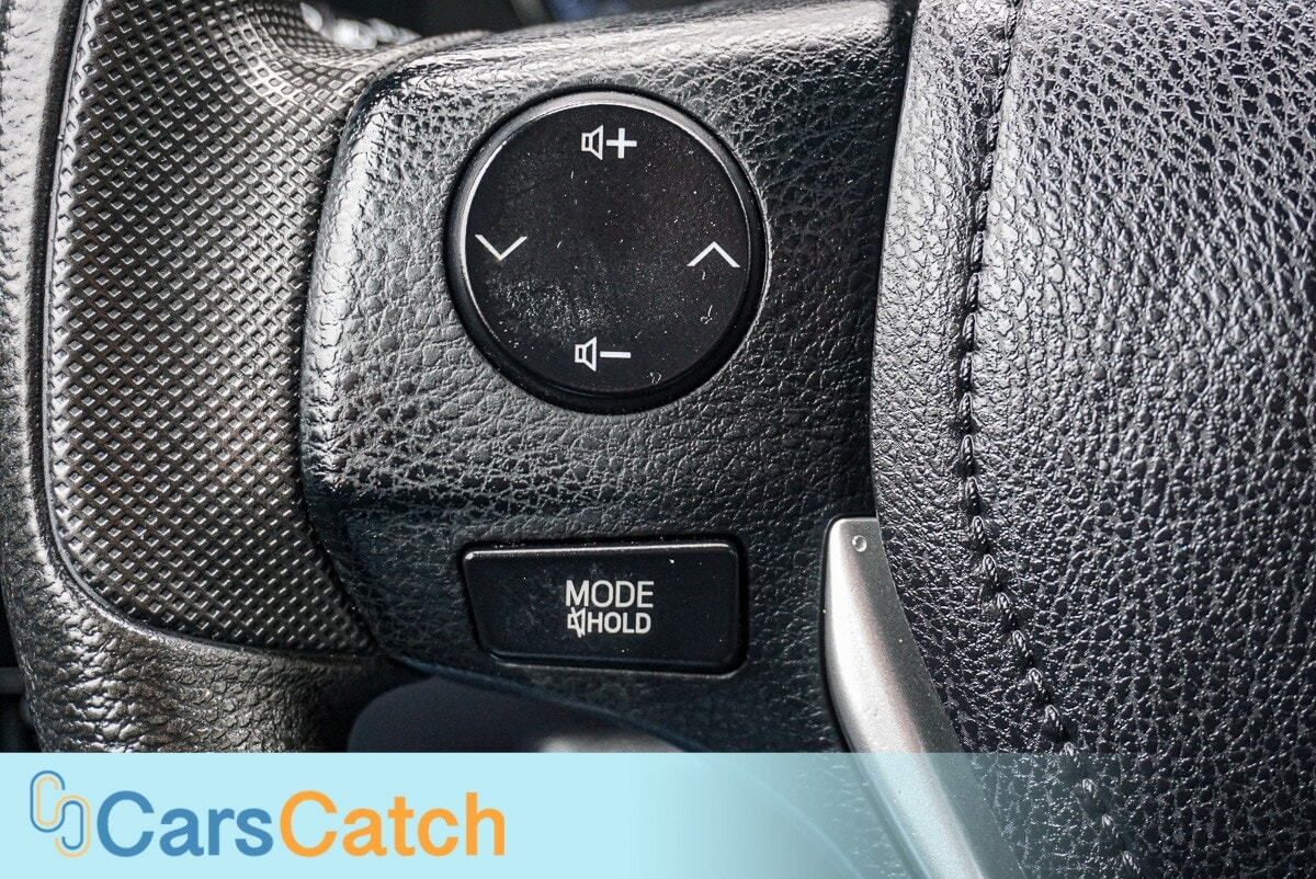 CARSCATCH  - Used vehicle - SEDAN TOYOTA COROLLA 2018